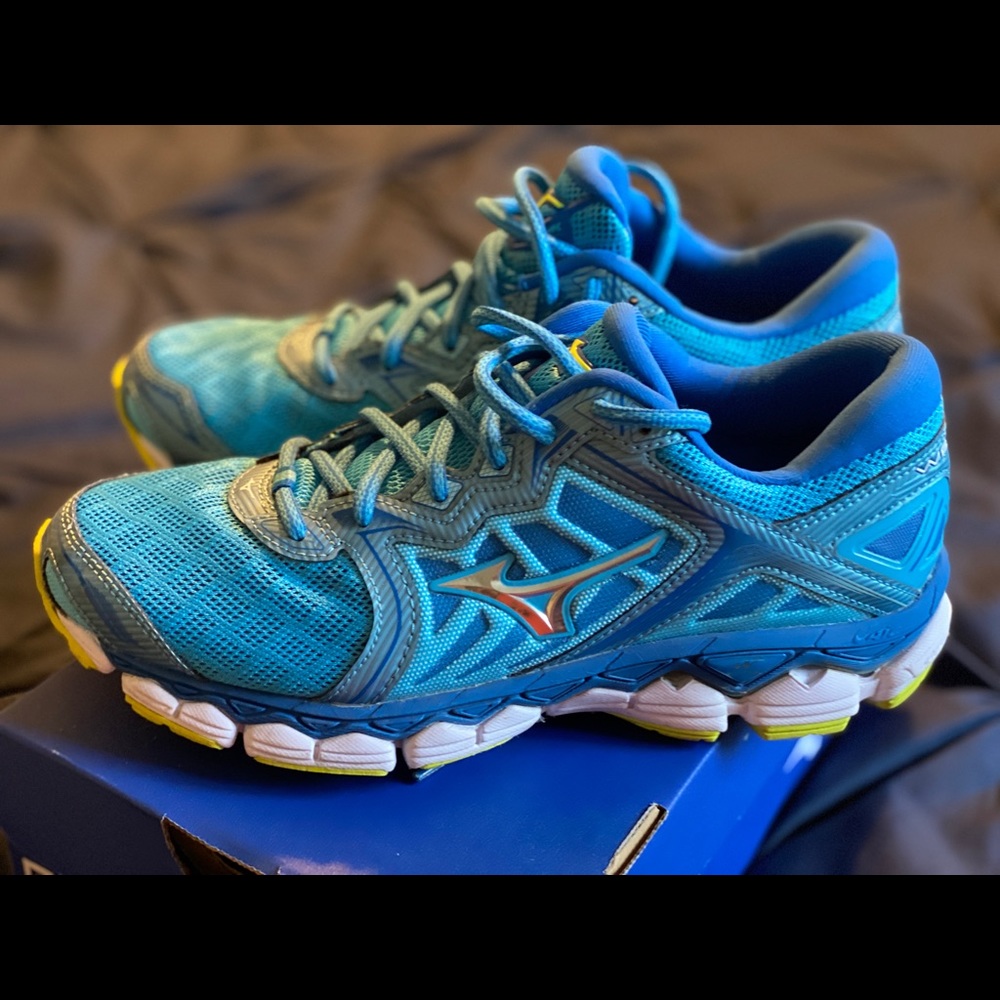 Mizuno Wave Sky- Women’s